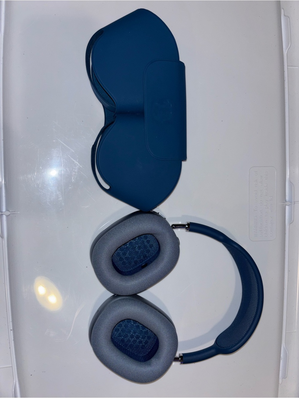 Apple AirPods Max – Blue – Lightning – Smart Case Included - Picture 2 of 2